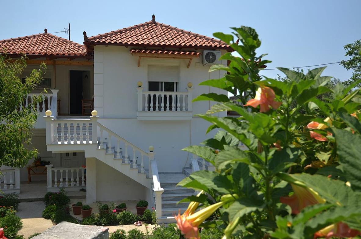 Helen Apartments Lukovë المظهر الخارجي الصورة